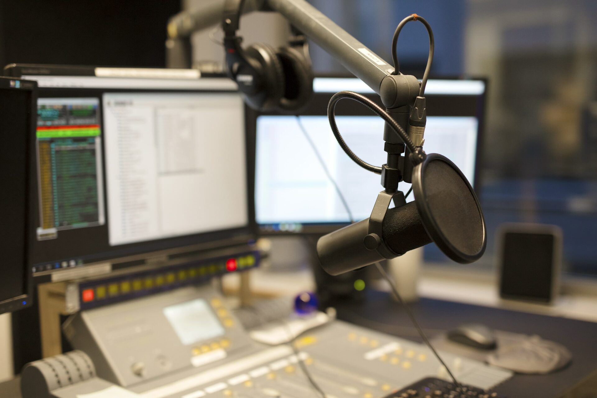 ¿Cómo monetizan las estaciones de radio más exitosas?