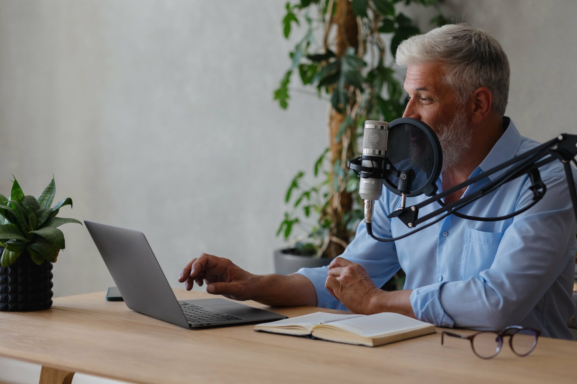 Tips de paquetes para ventas de spots en radio.
