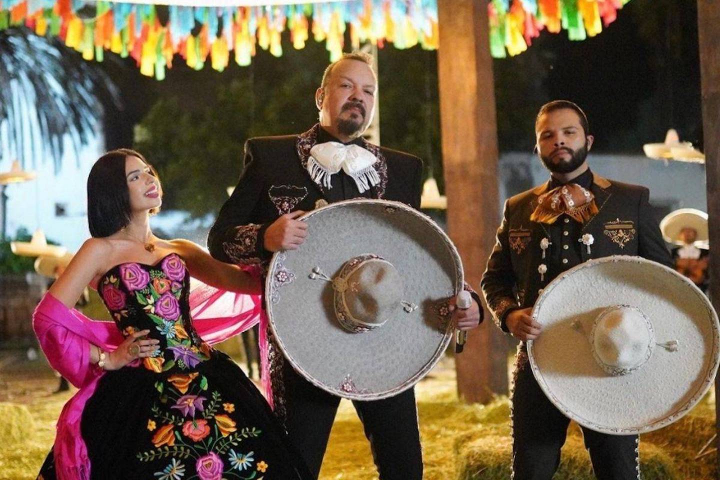 Pepe Aguilar prepara bioserie de su familia y + noticias
