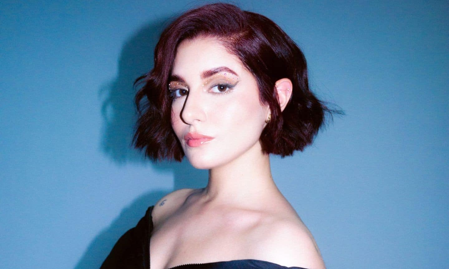 Valentina debuta con el apoyo de Universal Music