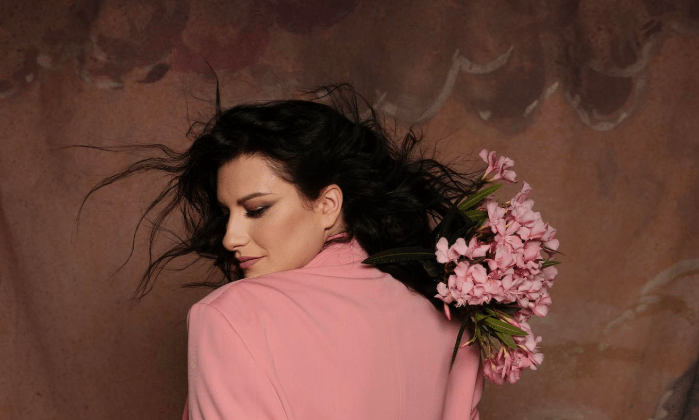 Laura Pausini: “Ser famoso es muy raro y poco sano”￼