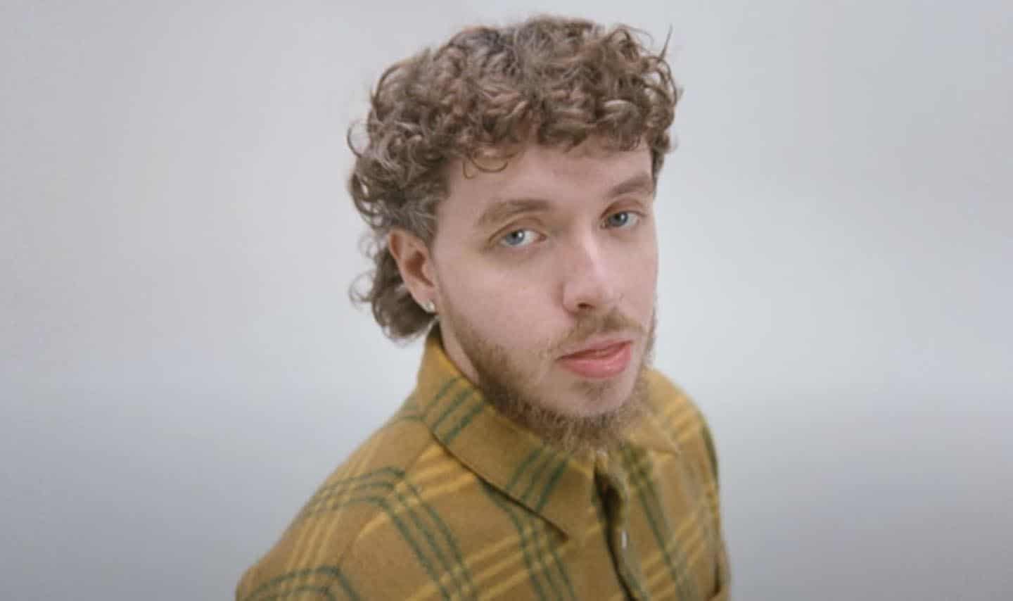 Top 5 del Chart Digital Monitor Latino: Jack Harlow lidera la lista con ‘Lovin On Me