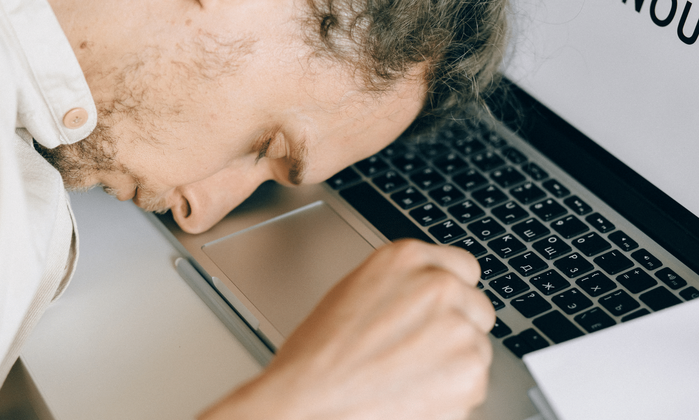 Agotamiento Digital: ¿Cómo afecta a los artistas?￼