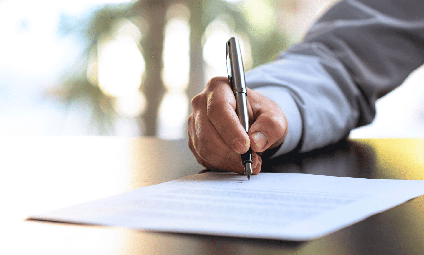 ¿Por qué debes registrar tu nombre artístico? El caso de Peso Pluma￼