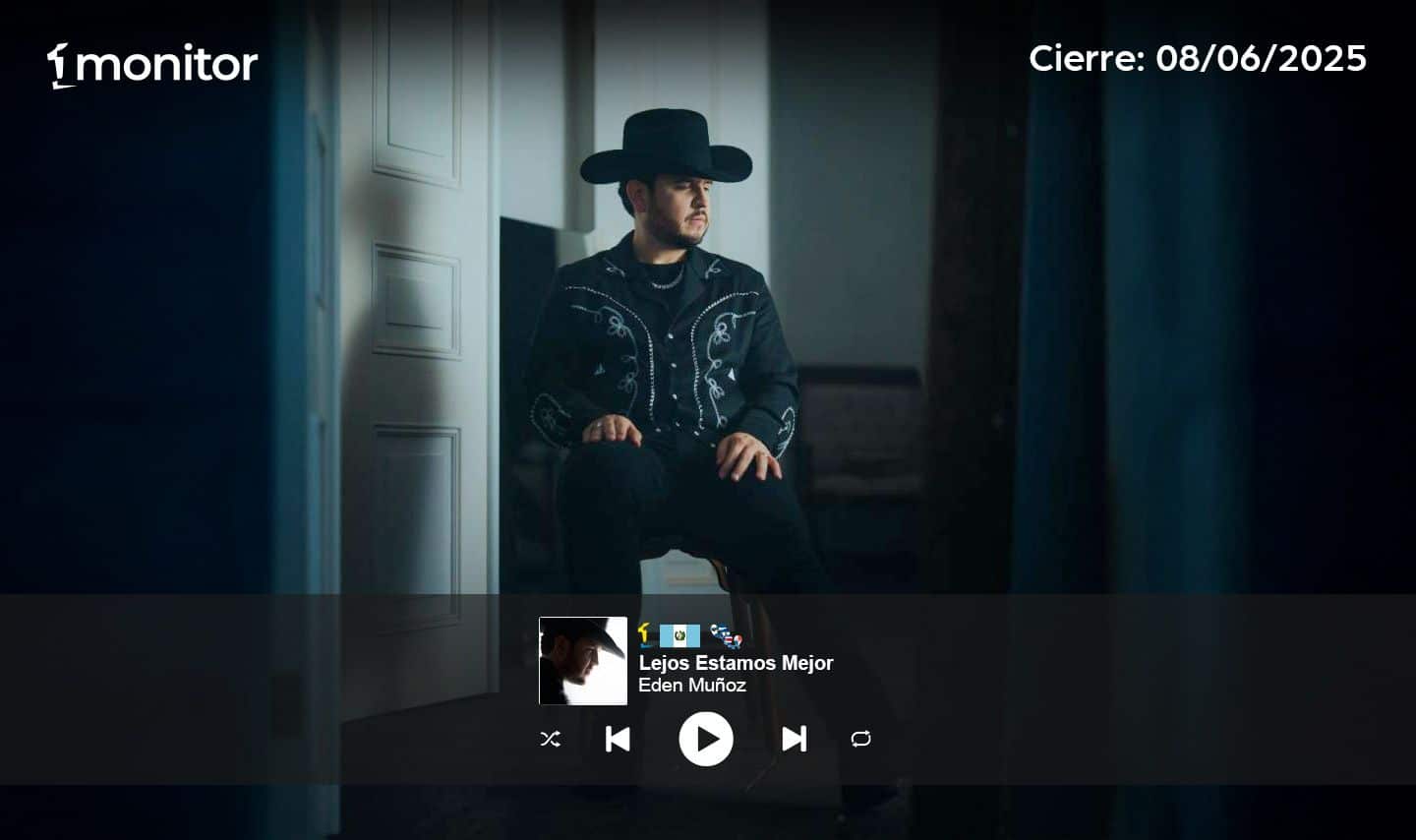 Eden Muñoz se reafirma como #1 con «Lejos Estamos Mejor»